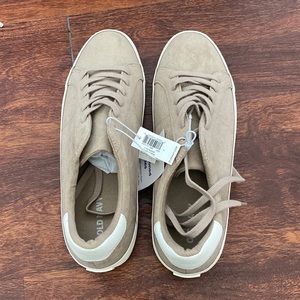 NWT Old Navy Taupe Sneakers Size 7